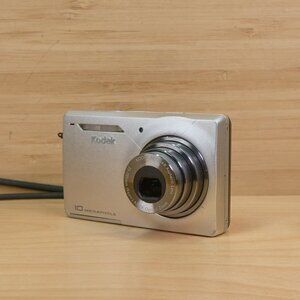 Kodak EasyShare M1033 Digital Camera / 10 MP / 3X Optical Zoom / Silver